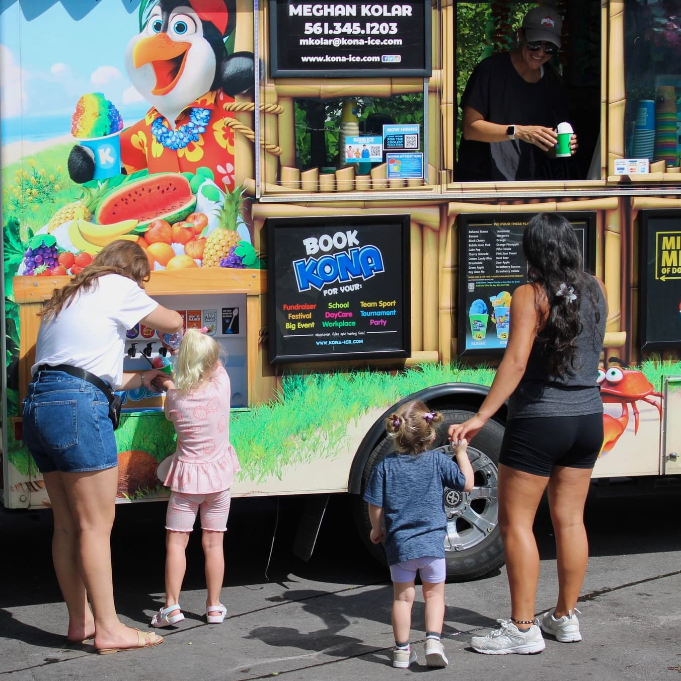 Kids picking flavors at the Kona Ice truck